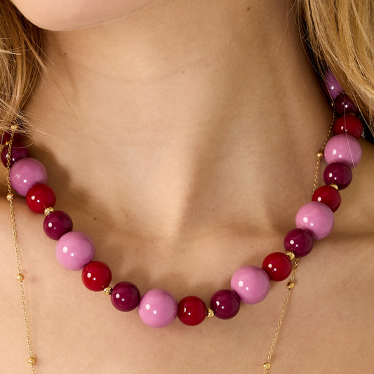 Roze en rode grote kralenketting