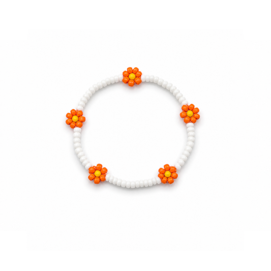 Witte kleine kralenarmband oranje bloemen Saar