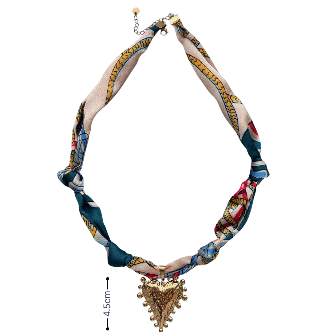 Bandana ketting met groot gouden hart van Jadel sieraden