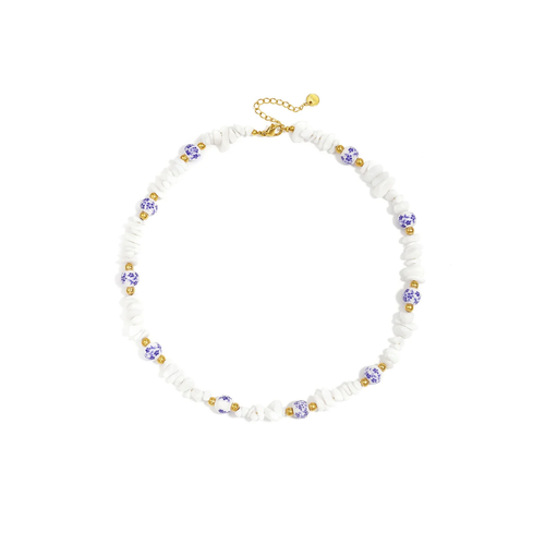 Witte kralen blauwe witte bloemetjes ketting