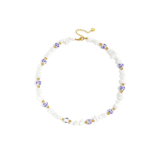 Witte kralen blauwe witte bloemetjes ketting