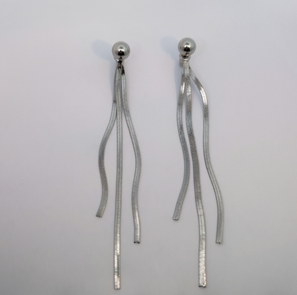 Zilveren oorknopjes met franjes