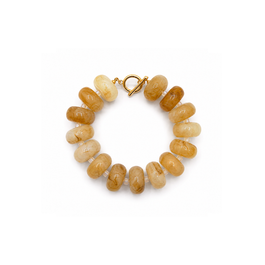 Beige marble kralenarmband Lies met ovale kralen en goudkleurige frontsluiting van Casa Jadel