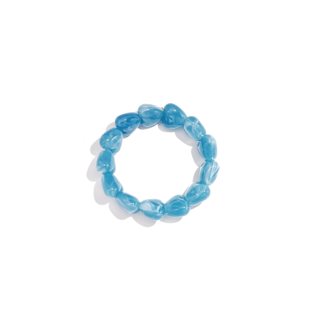 Blauwe chubby marble hartjes armband met glossy hartvormige kralen