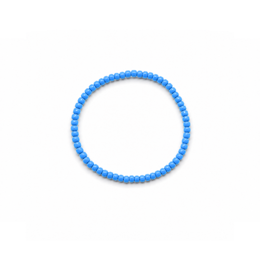 Blauwe kleine kralenarmband Saar met fijne blauwe kralen