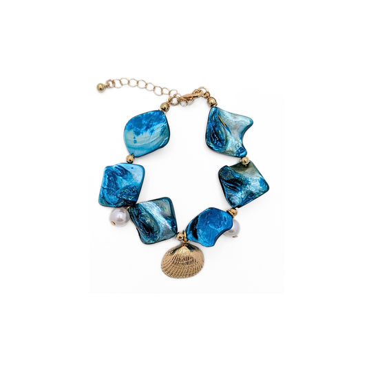 Blauwe schelpen armband met gouden schelp bedel en parels Casa Jadel