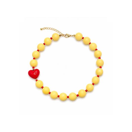 Botergele grote kralenketting met rood hart van Casa Jadel