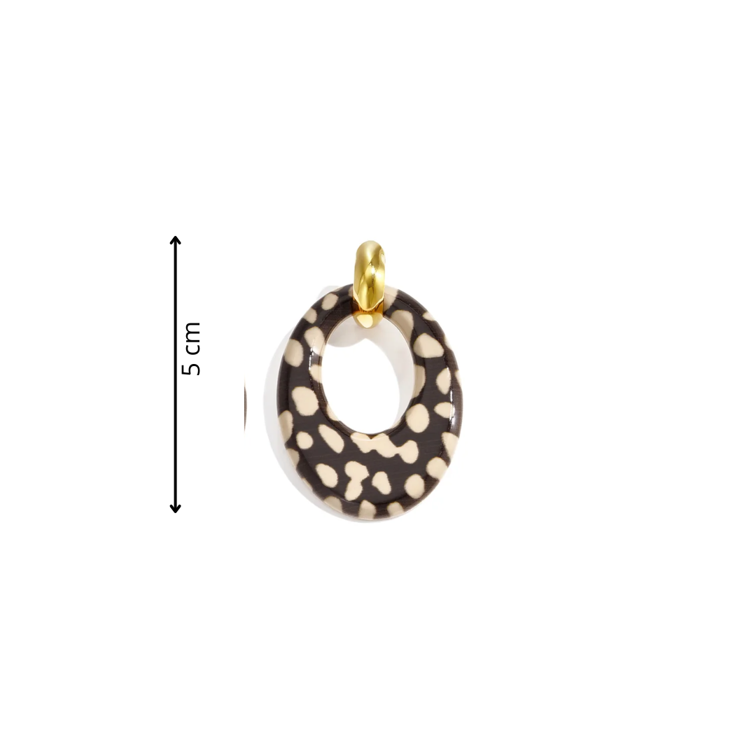 Bruin beige panter ovale statement oorbellen met grote open ovale hangers met dierenprint en goudkleurige oorringenafmeting