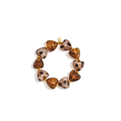 Bruine amber panter hartjes kralenarmband met goud
