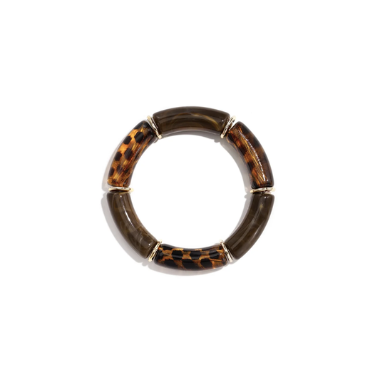 Bruine amber turtoise chunky tube armband met grote gebogen donkerbruine en amberkleurige kralen, panterprint en gouden tussenringen