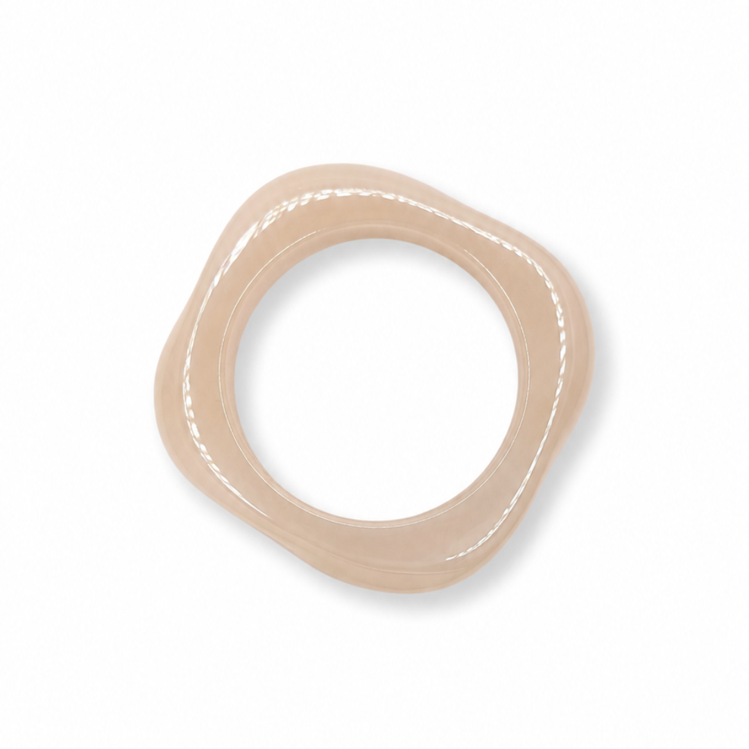 Crème gedraaide bangle armband met marble effect Casa Jadel