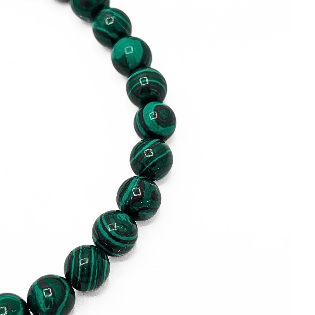 Detail van malachiet natuursteen kralenketting met ronde groene natuursteen kralen van Casa Jadel