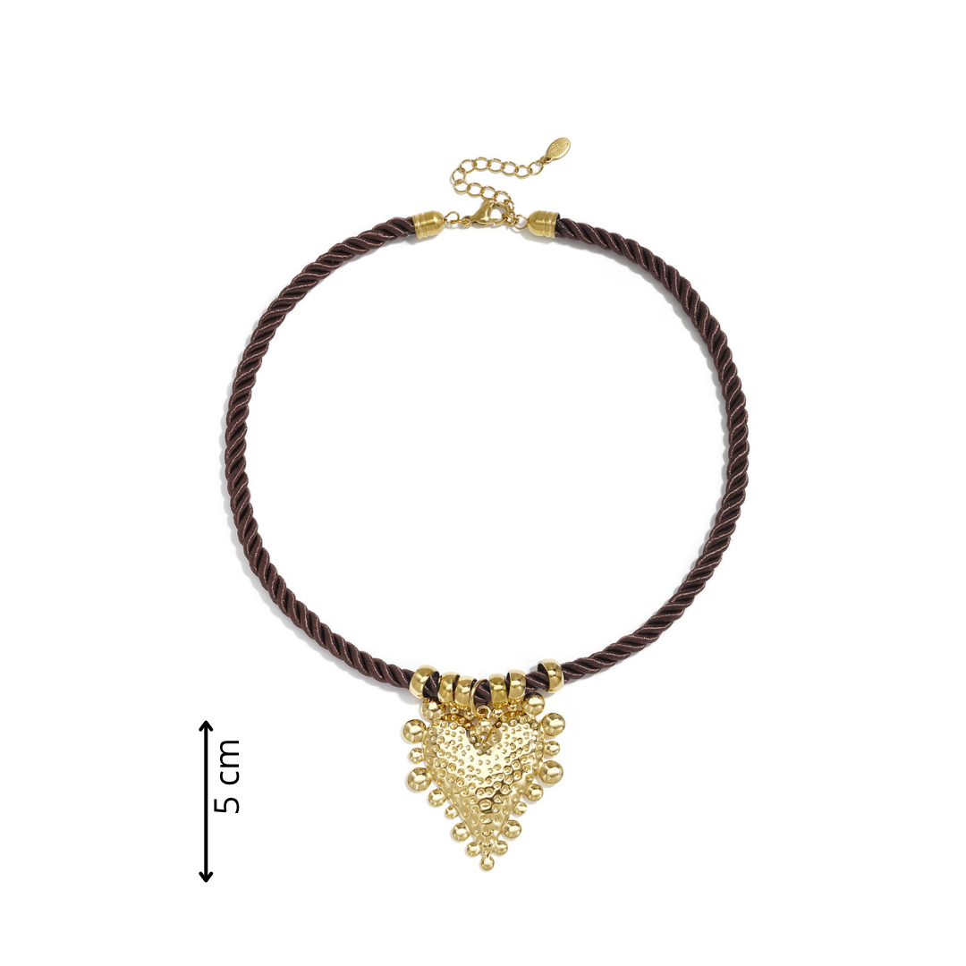 Donkerbruine rope ketting met grote goudkleurige hartbedel en verstelbare sluiting afmting