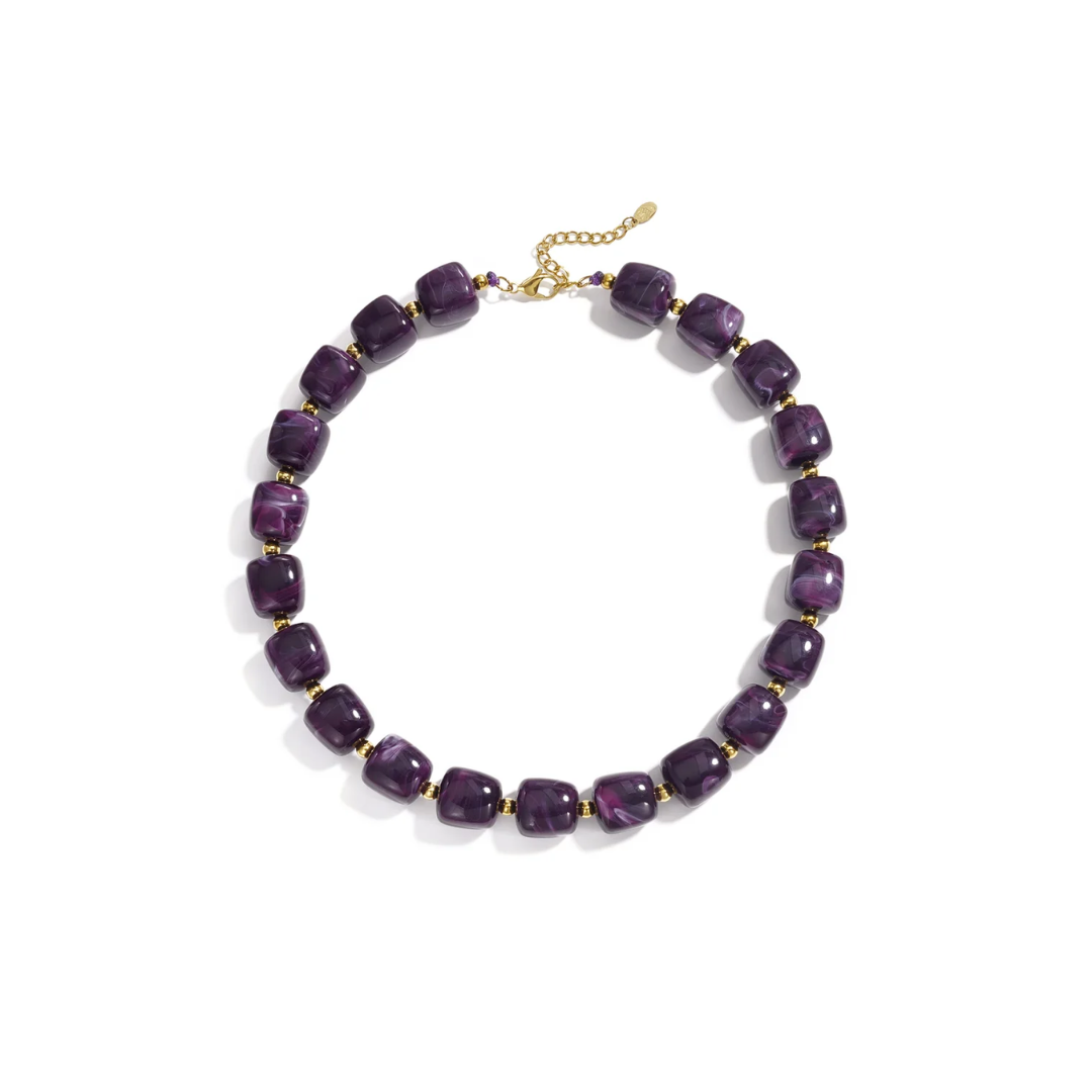 Donkerpaarse squared XL chunky kralenketting met gemarmerde kralen en gouden details