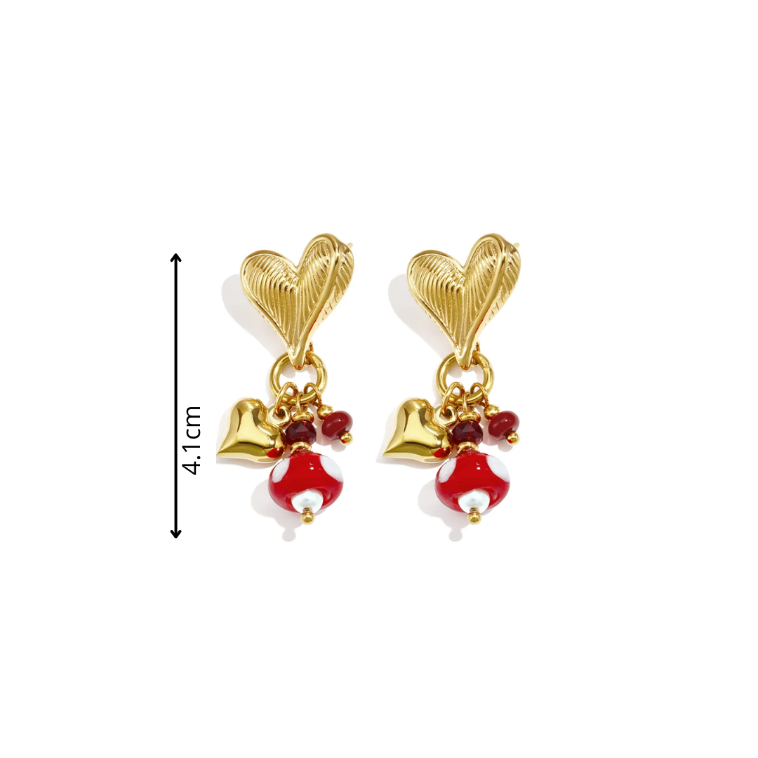 Gouden hart oorbellen met rode kralen, rood-witte glaskraal en gouden hartbedel afmeting