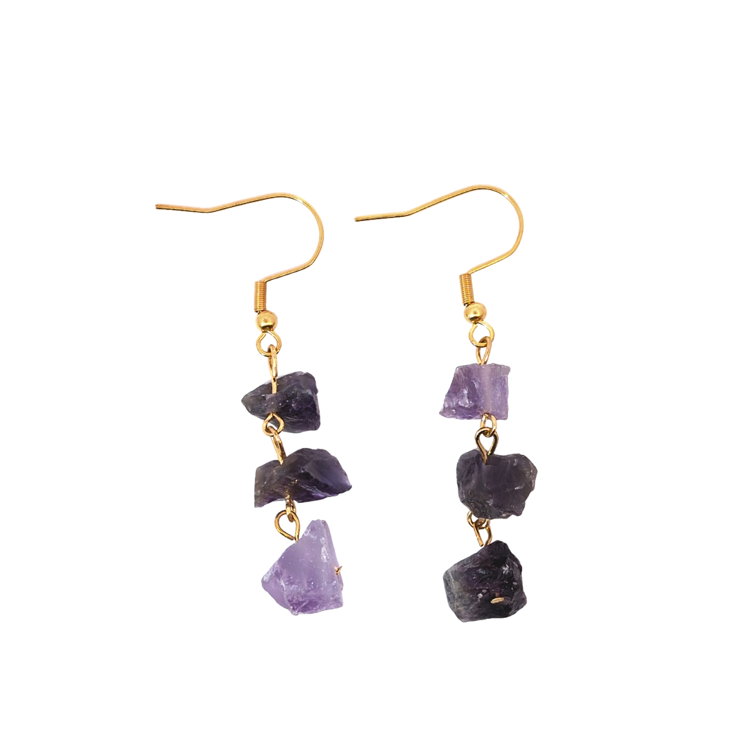 Gouden oorbellen met ruwe amethist edelstenen in Ibiza style