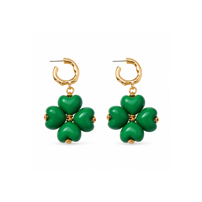 Gouden oorbellen met groene clover van hartjes