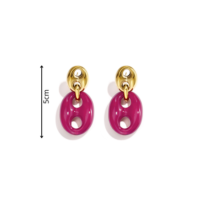 Gouden oorbellen met fuchsia bean hanger en glanzende afwerking afmeting