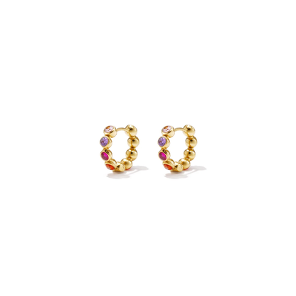 Kleine gouden oorringen met ronde gouden bolletjes en gekleurde strass steentjes in roze, paars, fuchsia en oranje