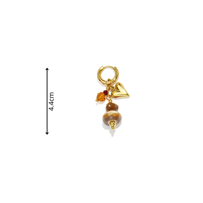 Gouden oorringen met gemêleerde bruine kralen, amberkleurige kraaltjes en gouden hartjes afmeting