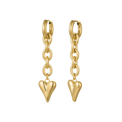 Gouden oorringetjes met fijne ketting en hartjes bedel in Ibiza style