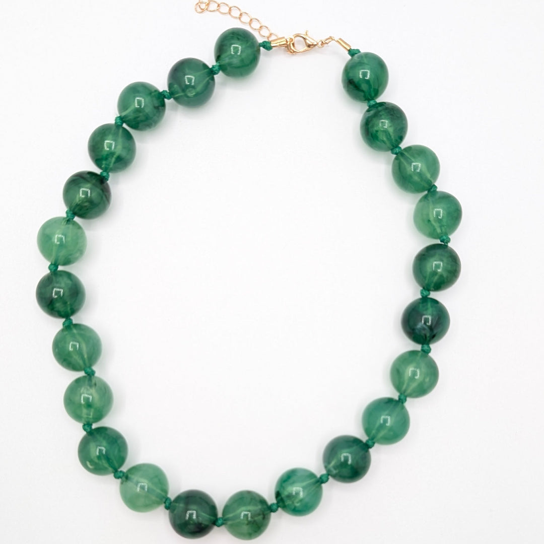 grasgroene kralen ketting