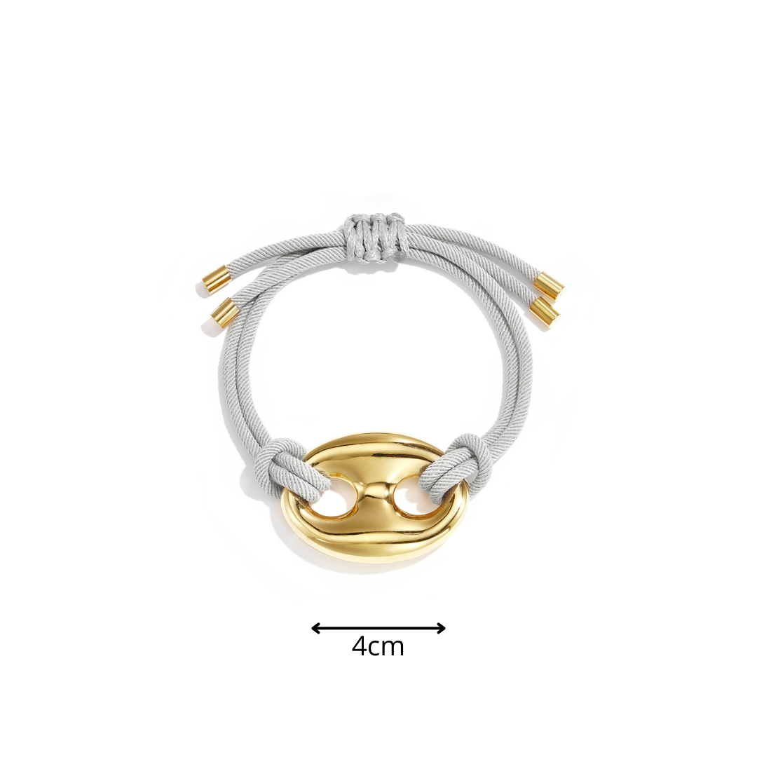 Grijze satijnkoord armband met gouden bean sluiting van stainless steel afmeting.