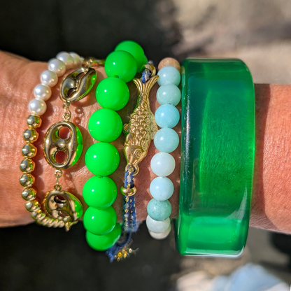 Varkensnuit, kralen, visje, bangle groen-blauwe armbandenset met natuursteen armband.