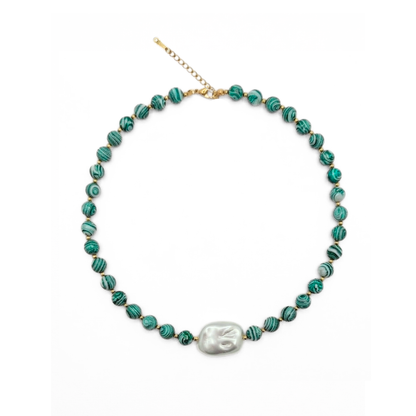 Groene kralenketting met barok parel en planeten kralen unieke dames ketting Casa Jadel