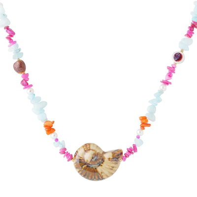 Mixed color kralenketting met statement schelp