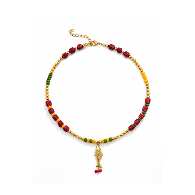 Kralenketting met vis bedel | rood goud groen Ibiza ketting
