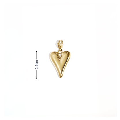 Lange gouden hart bedel met glanzende afwerking met afmeting.