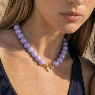 Lila grote kralenketting met boeislot Noor