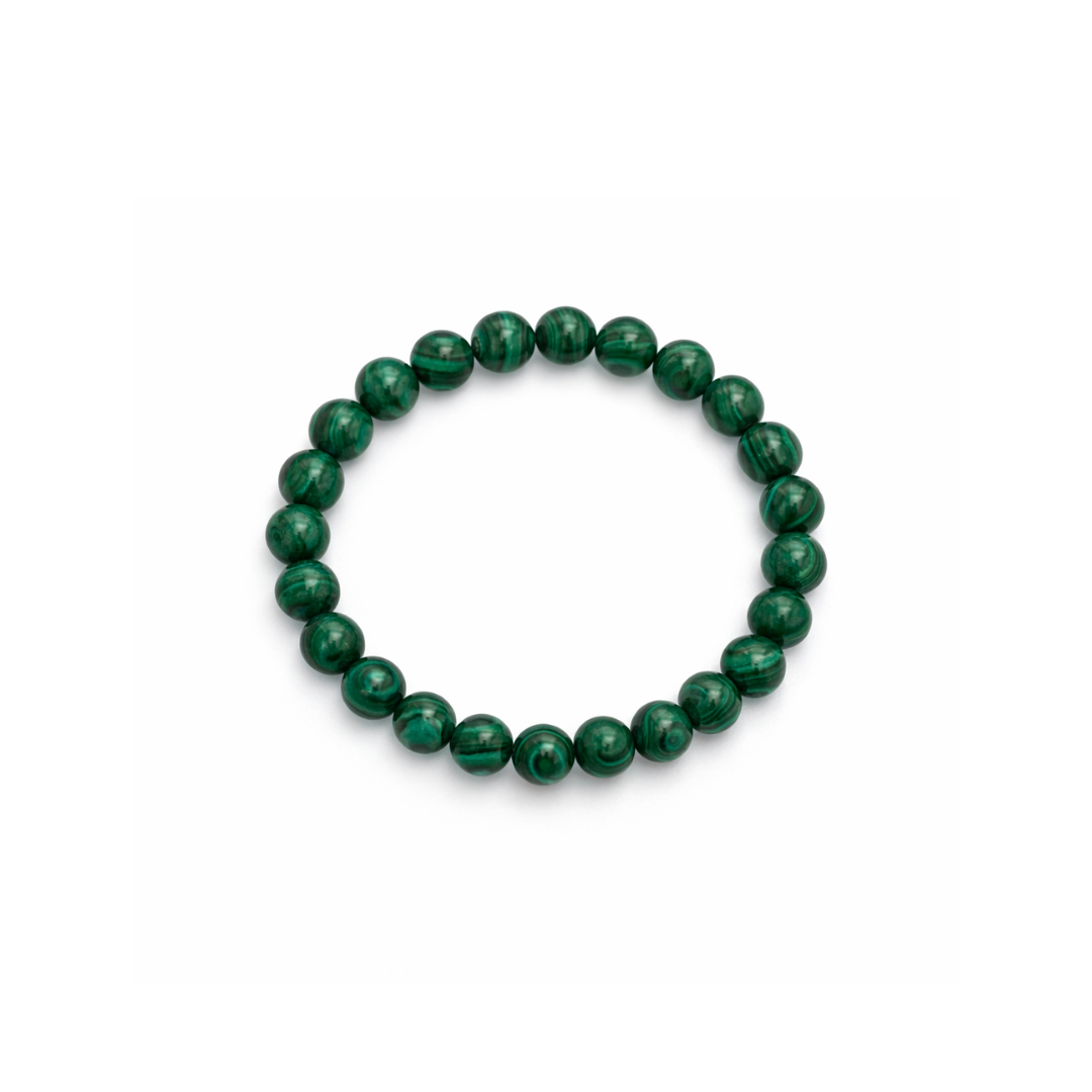 Malachiet natuursteen kralenarmband met diepgroene kralen en natuurlijke patronen op witte achtergrond.