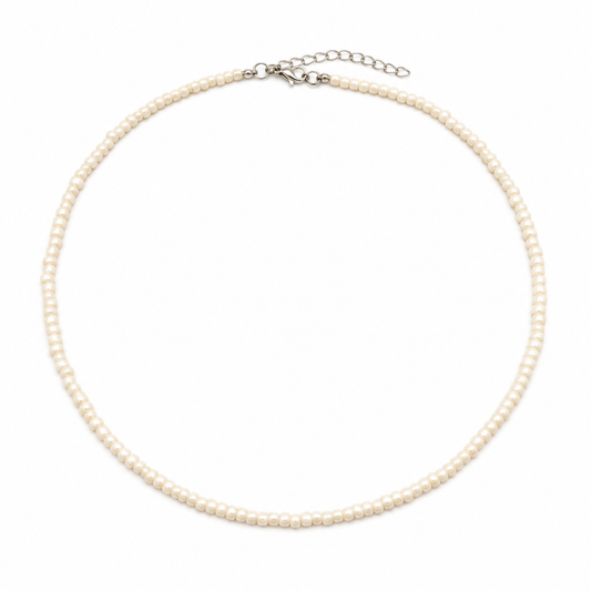 Offwhite kleine kralenketting Saar van Casa Jadel