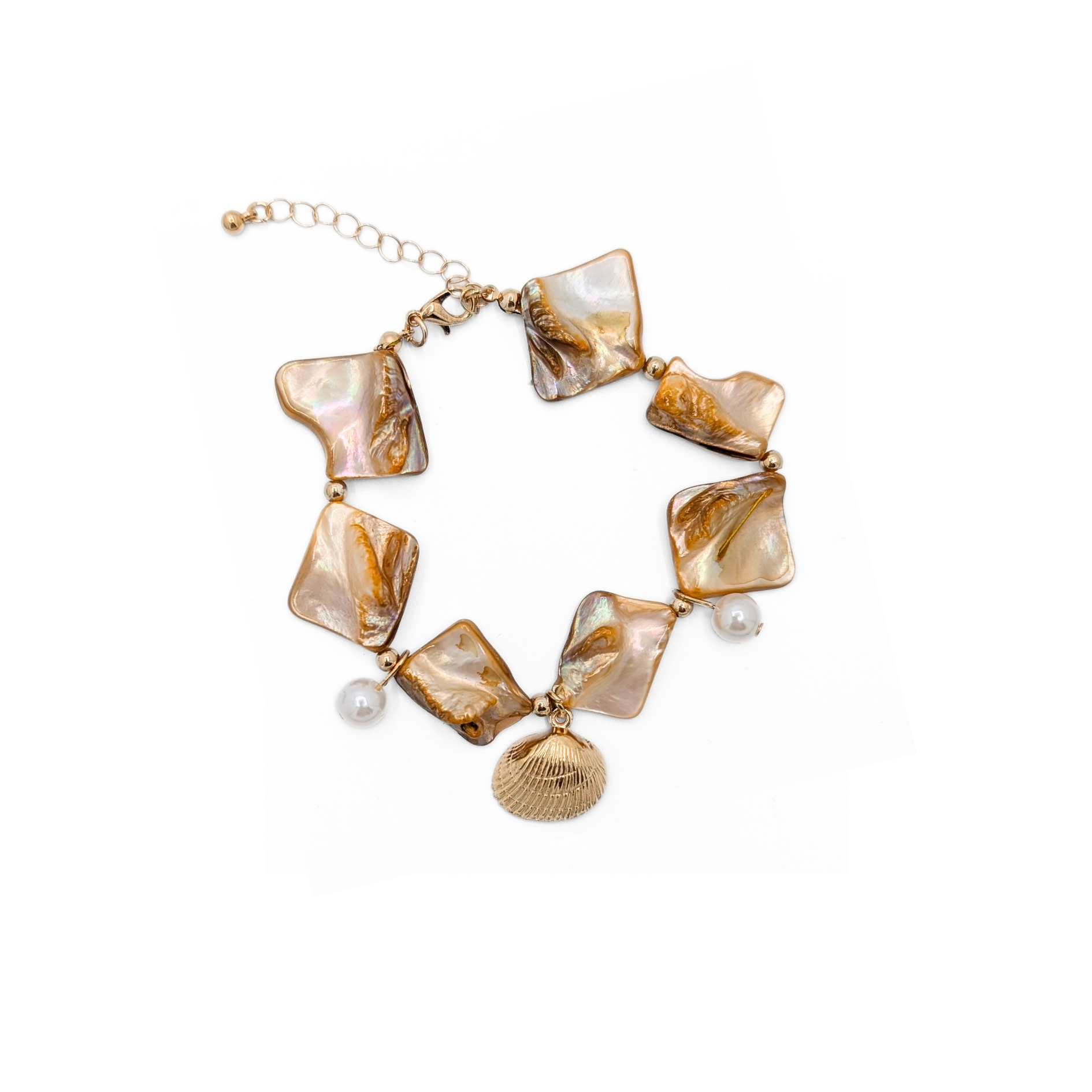 Oranje schelpen armband met gouden schelp bedel en parels Casa Jadel