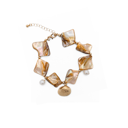 Oranje schelpen armband met gouden schelp bedel en parels Casa Jadel
