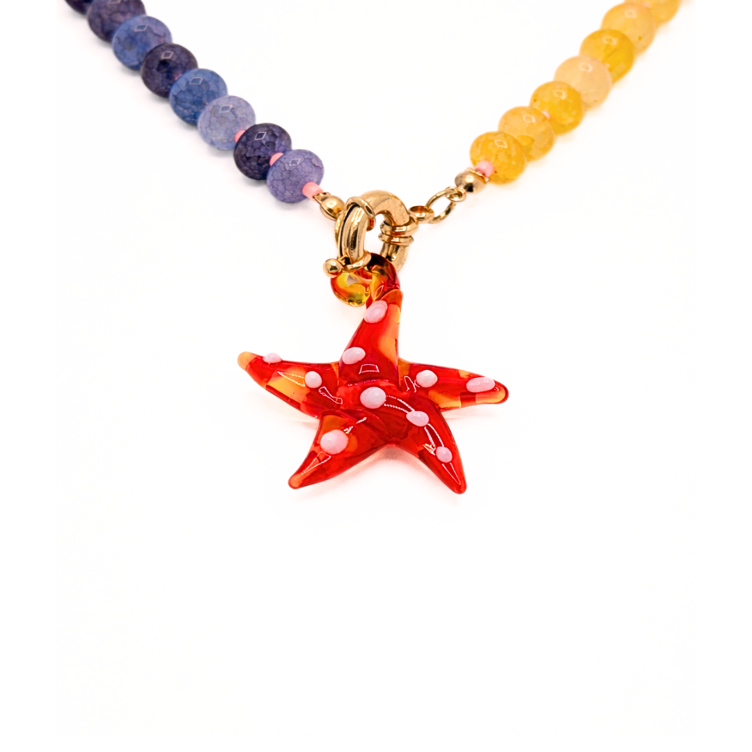 Oranje glazen zeester bedel aan ketting met kleurrijke kralen dames Casa Jadel