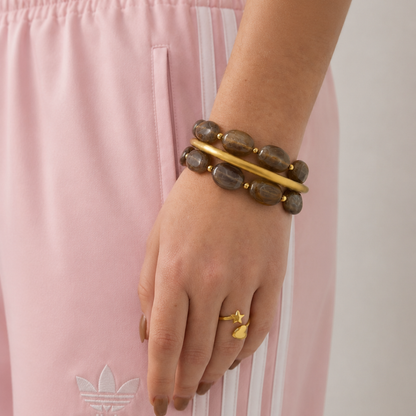 model mt 2 platte bruine kralenarmbanden