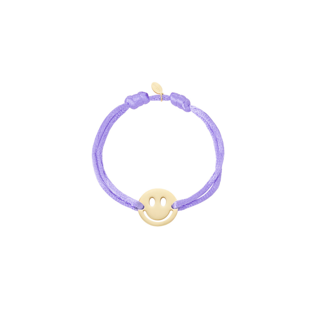 Paarse satijnkoord armband met grote gouden smiley
