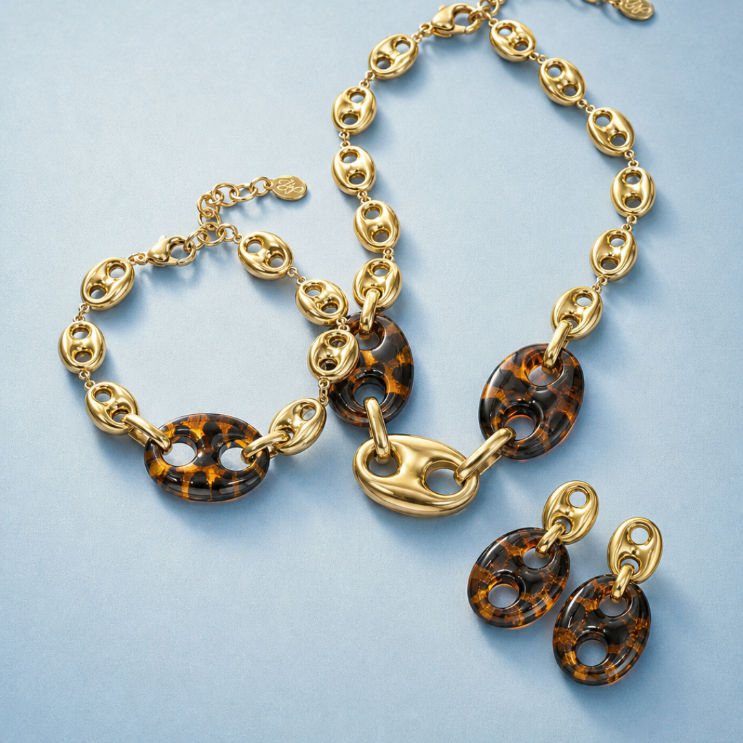 Panterprint bean sieradenset met gouden ketting, armband en oorbellen