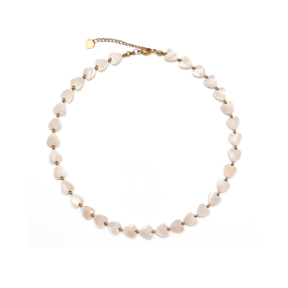 Parelmoer hartjes kralenketting met gouden details minimalistische dames ketting Casa Jadel