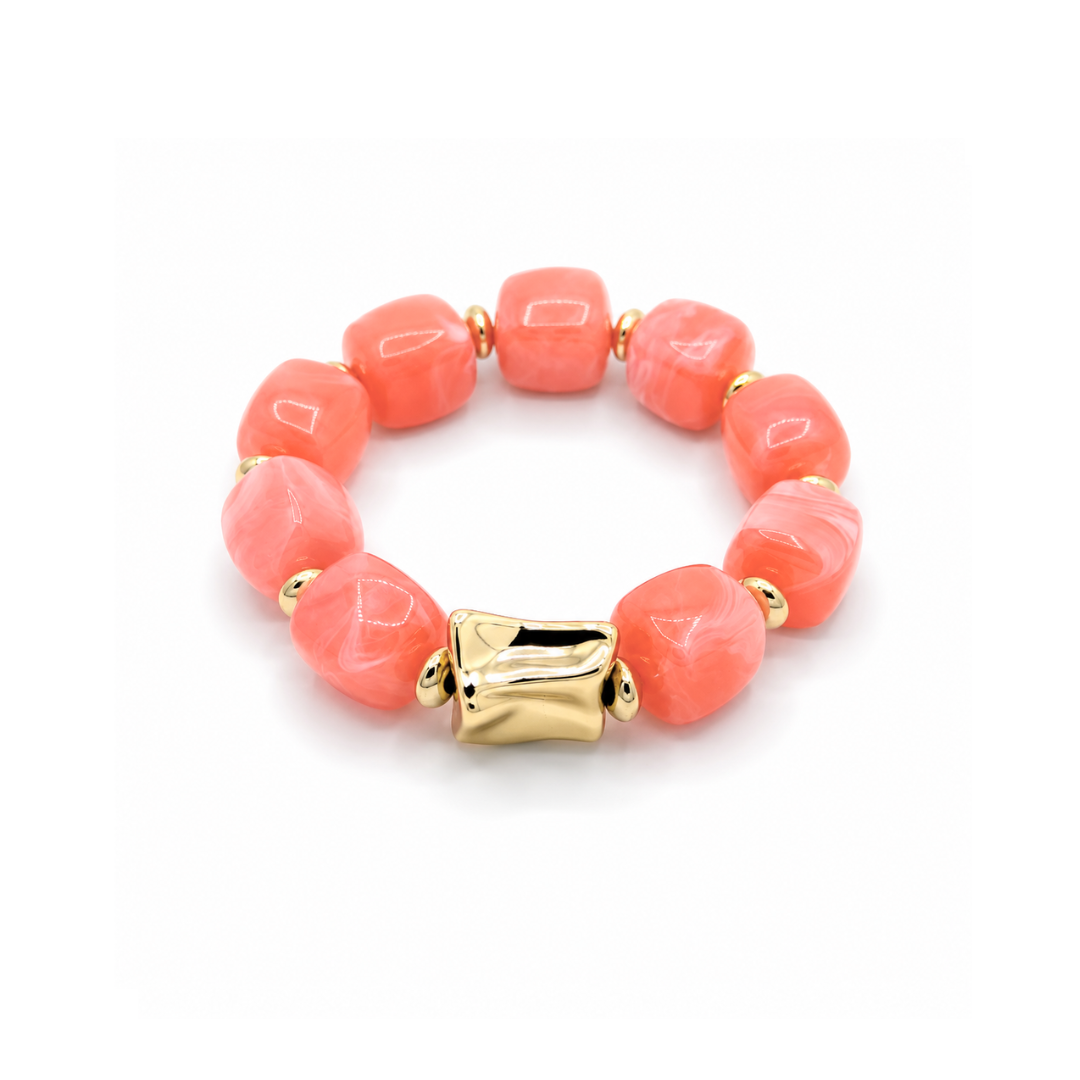 each chunky kralenarmband met grote glanzende kralen en gouden kraal van Casa Jadel front