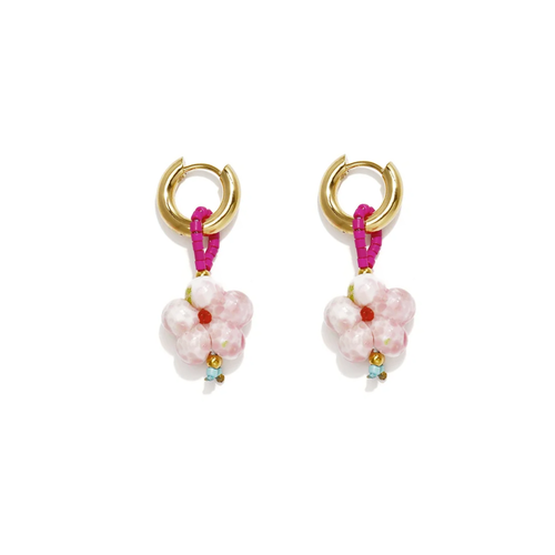 Gouden oorringetjes pastel roze bloem