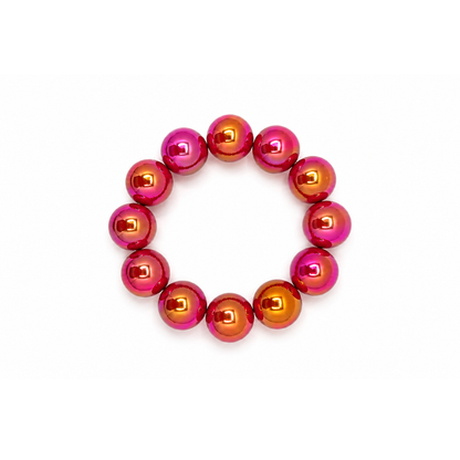 Rood-oranje metallic grote kralenarmband Eva met glanzende ronde kralen en parelmoer effect op witte achtergrond