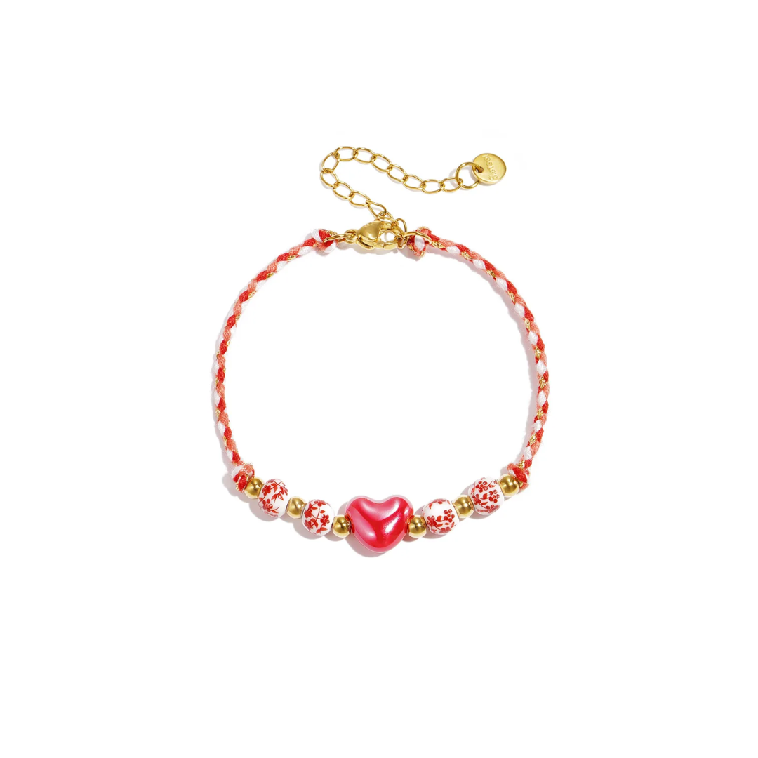 Rood wit touw armbandje met rode hartje en bloemenkralen