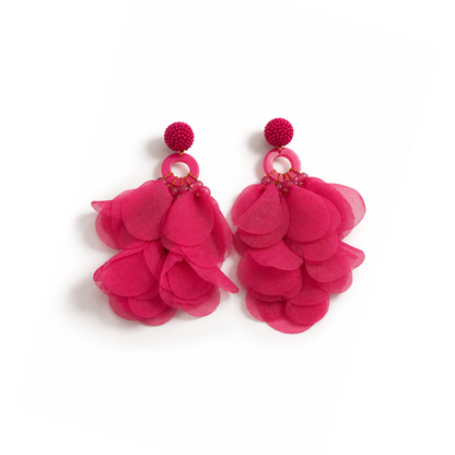 Roze bohemian statement oorbellen dames met volumineuze stof Casa Jadel