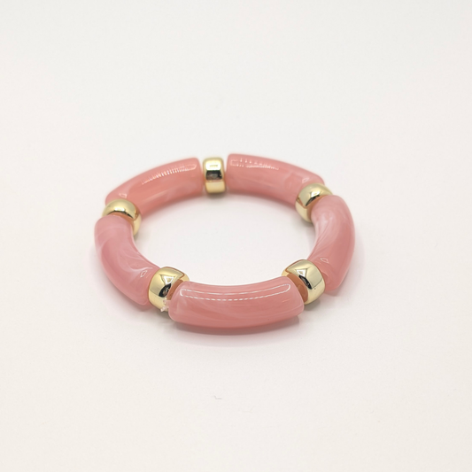 Rose gemarmerde tube armband op witte achtrgrond