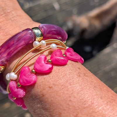 Roze marble hartjes kralenarmband Lieve