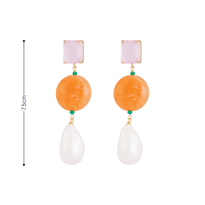 Roze-oranje oorhangers met facetgeslepen kristal en barok parel. Afmeting